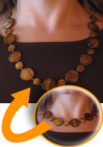 Beaded pearl necklace made of freshwater pearls